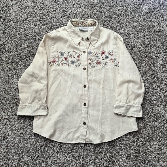 Embroidered white button down - Picture 2 of 4